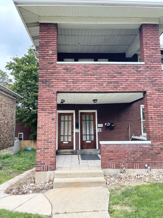 Building Photo - 1750-1752 Barr Avenue Unit 1750 Barr Avenue-Apt 2/Garage 3