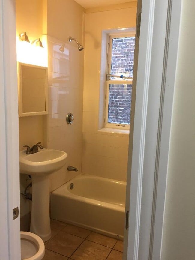 No brokers Fee. Central Mission Hill Locat... - No brokers Fee. Central Mission Hill Locat... Condo