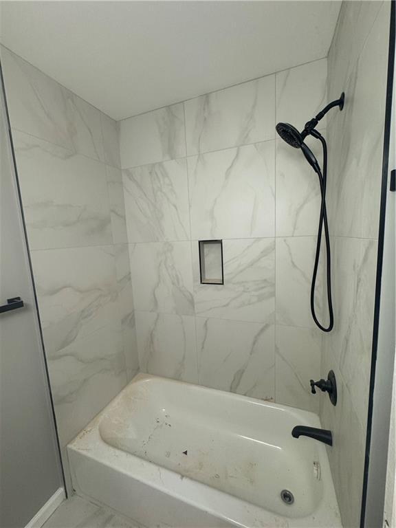 Photo - 1114 Oakland Dr SW