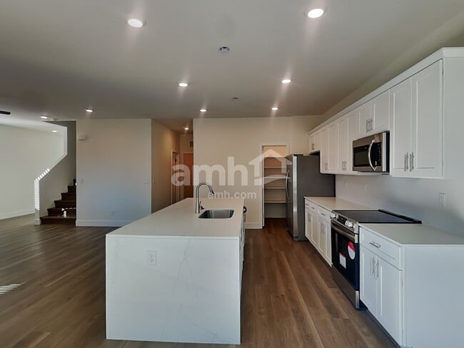 Photo - 8935 Dwarf Chin Ave