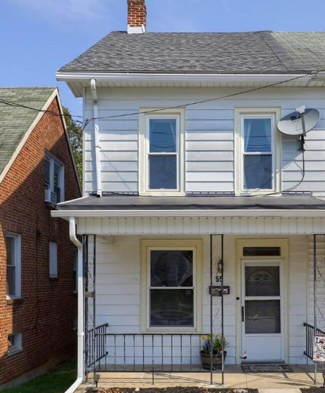 Building Photo - Coming Soon - Charming 3 Bedroom, 1.5 Bath... Rental