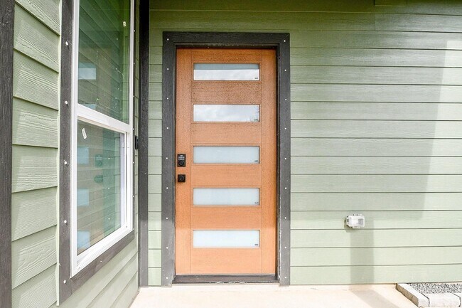 Photo - 4101 Victoria Ave