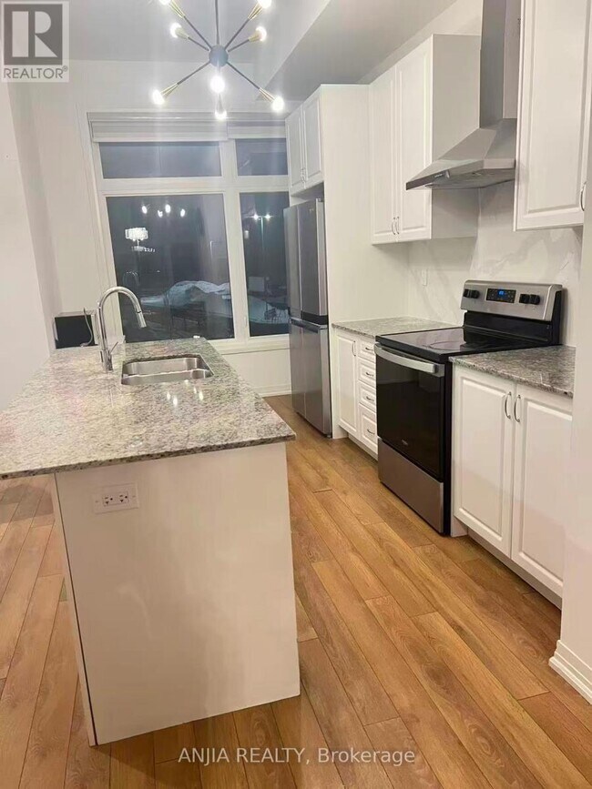 Photo - 119 Markland St