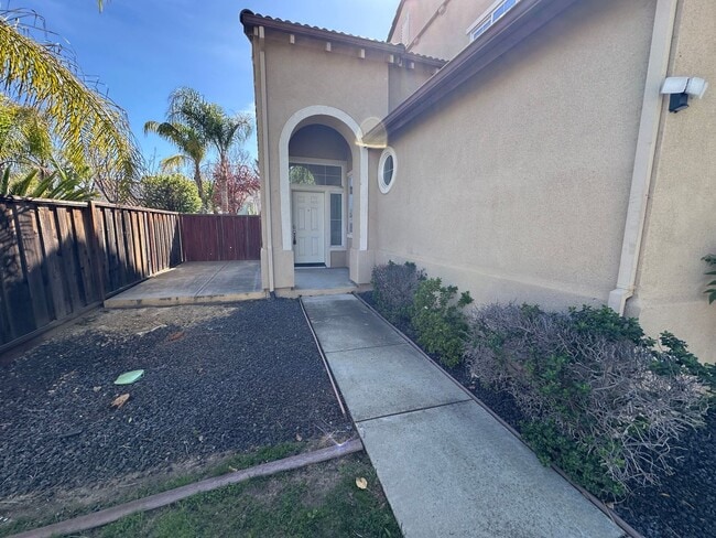 Photo - Gorgeous 6 Bedroom, 3 Bath Antioch Home