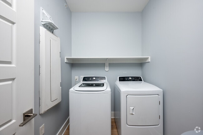 Lily - 1BR, 2BA - 1,000SF - Laundry