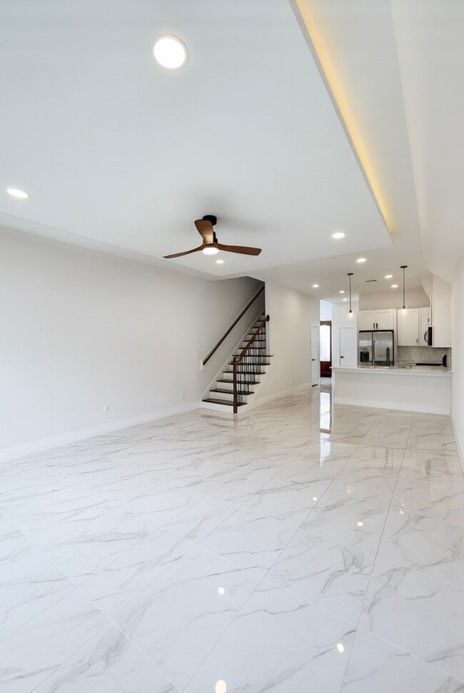 Photo - 8131 St Louis St