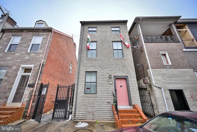 Photo - 907 Stiles St