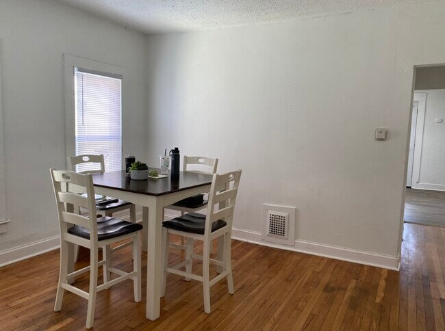 Photo - 5 Ayres St Unit 1