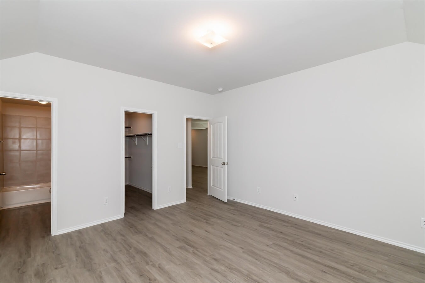 Photo - 8526 Middleton Oaks Cir