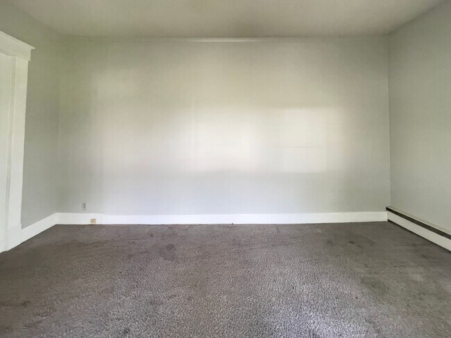 Photo - PRELEASING for AUGUST! Close to Campus Unit 1515 Apt. A