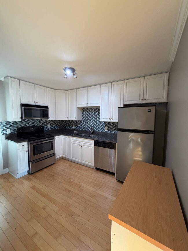 Photo - 1397 Broadview Ave Unit 16