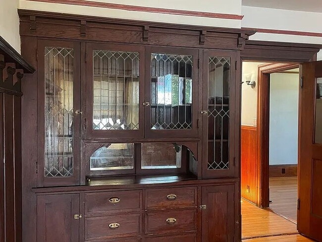 Photo - "Charming 1-Bedroom Oasis in the Heart of Berkeley – Perfect Location!"