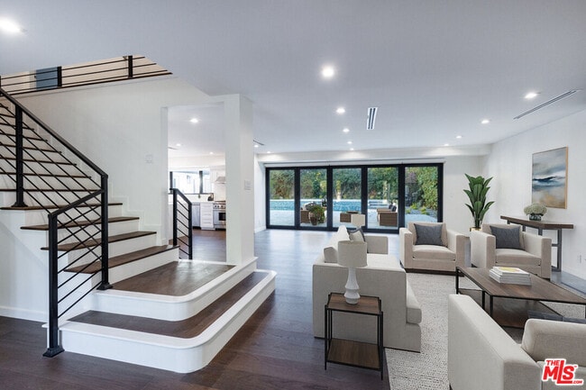 Photo - 24040 Killion St