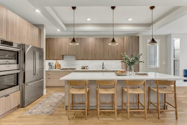 Photo - 4846 S St Lawrence Ave Unit 102