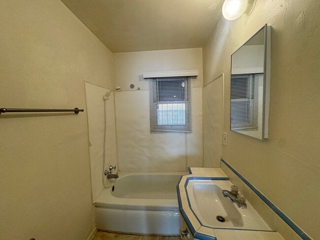 Photo - 1018 Wilson Ave Unit D