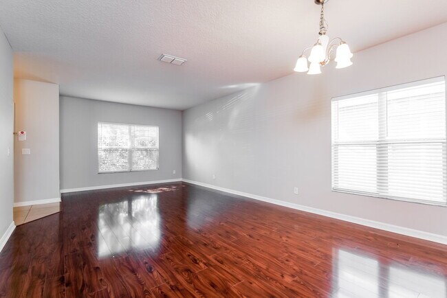 Photo - 7211 Wakeview Dr