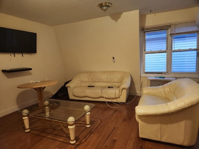 Photo - 8430 124th St Apartments Unit 3