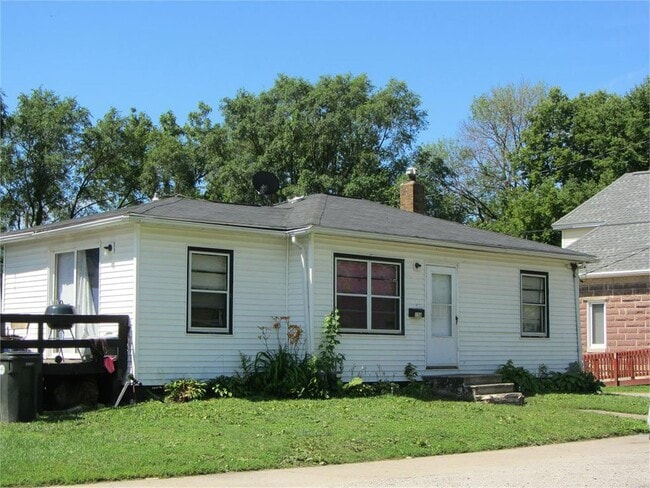 Building Photo - 136 Ricker St