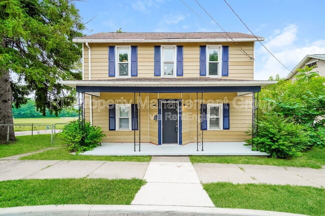 Photo - 848 E Chestnut St House