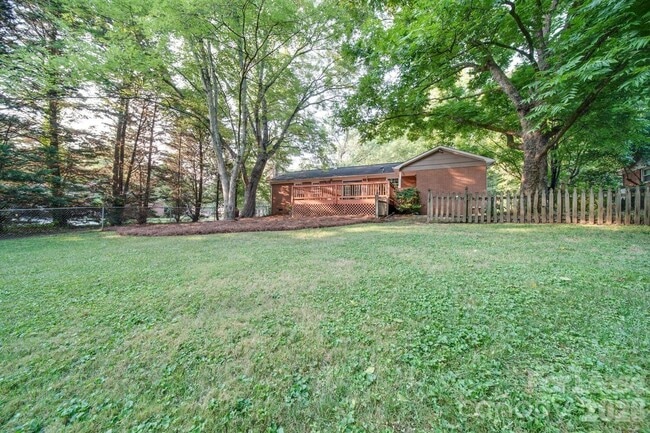 Photo - 6700 Castlegate Dr