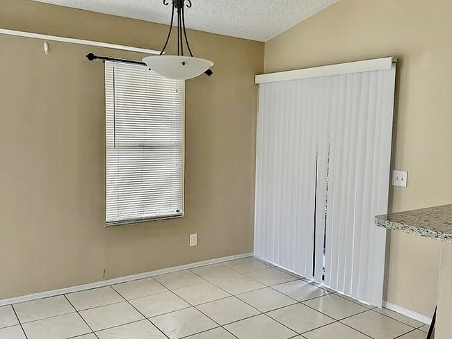 Photo - 2818 Stoneway Ln