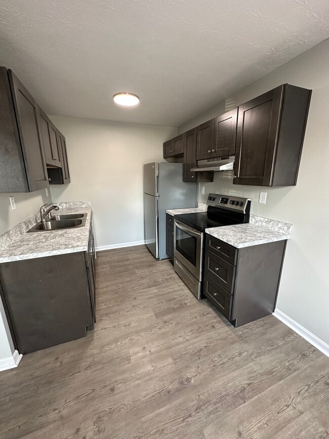 Photo - 475 Raymond Road Unit 2