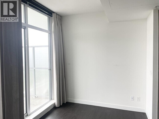 Photo - 3300 Ketcheson Rd Unit 180*