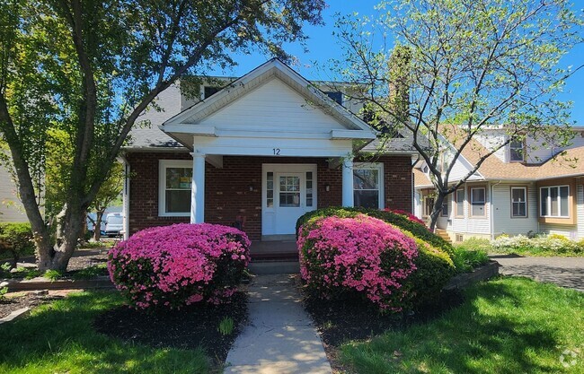 Building Photo - 12 N York Rd Unit 12 N. York Rd 2nd Fl Rental