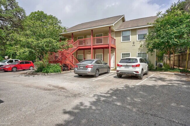 "Cozy 1-Bedroom Retreat in San Marcos – Perfectly Sized at 651 Sq Ft on Burleson Street!"