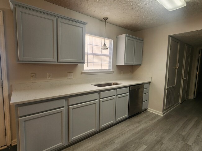 Photo - 1720 Portview Ct