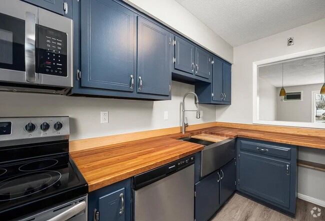 Building Photo - 310 NY-66 Unit 7 Hudson Gardens Rental