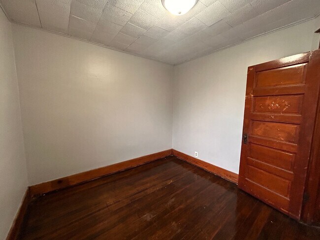 Photo - 2047 W 6th St Unit 2