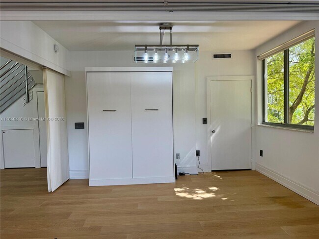 Photo - 900 4th St Unit 3