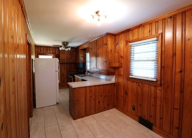 5611 Windy Hill Dr