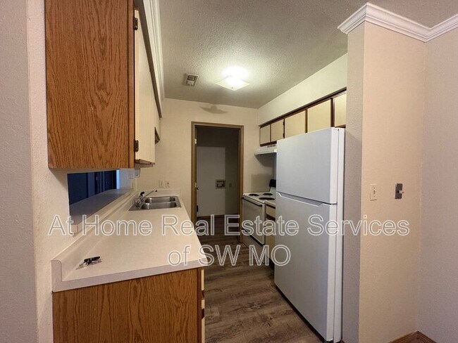 Photo - 714 E Bain St