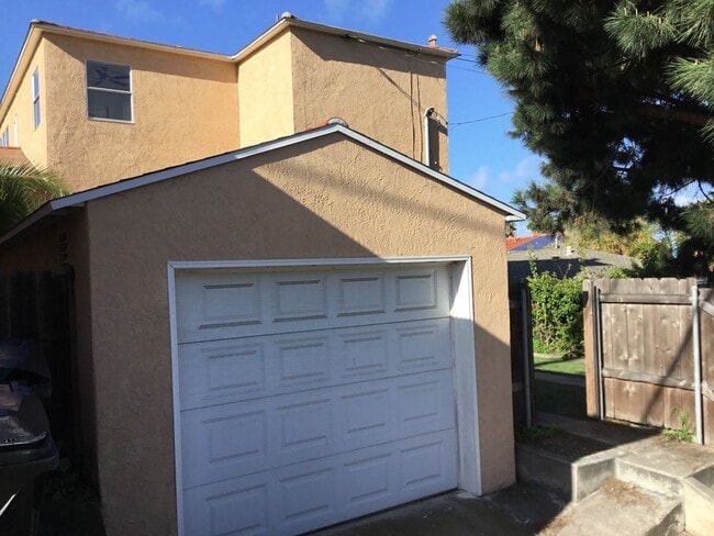 Photo - 1558-1564 Ebers St Unit 1562