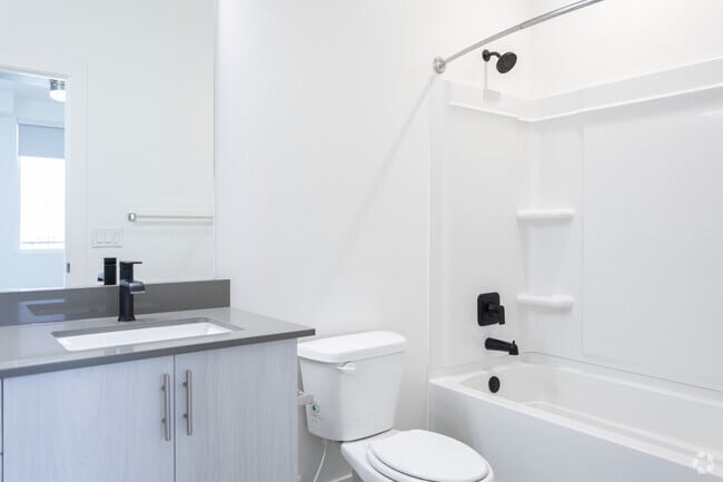 3BR, 2.5BA - 2,440SF - Primary Bathroom