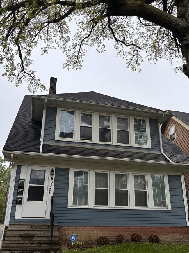 Building Photo - 1668 Coventry Rd Unit 1