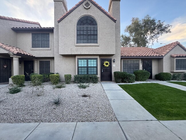 Building Photo - 2 Bed / 2.5 Bath Townhome in Chandler Unit 2