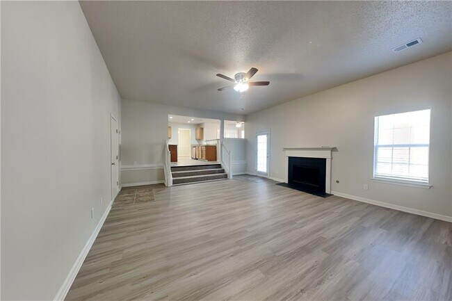 Photo - 137 Legend Creek Dr