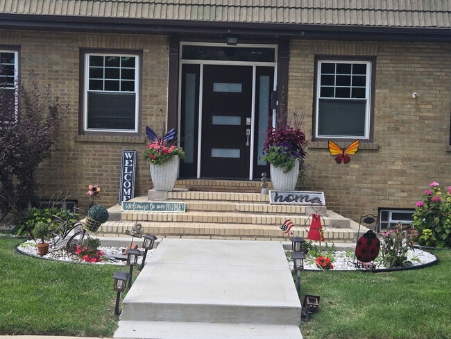 Photo - 10156 S Hoyne Ave