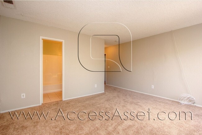 Photo - 33150 Esther St Unit 1