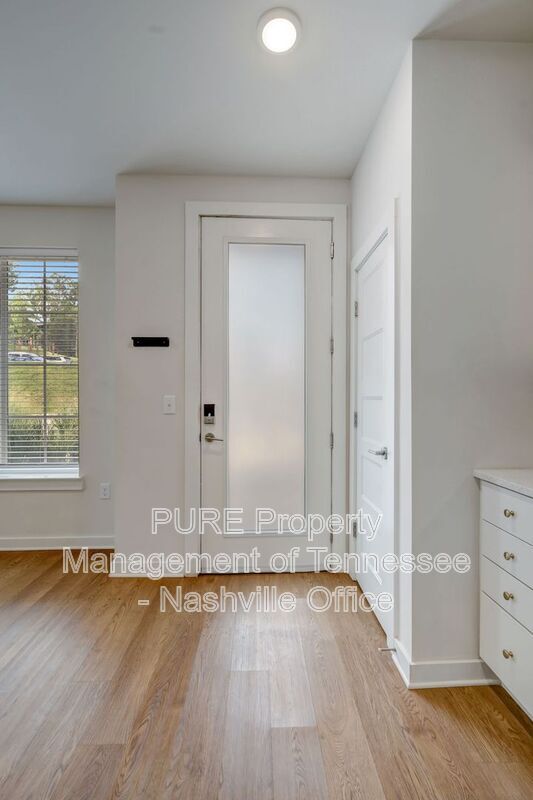 Photo - 600 E Trinity Ln Unit 102