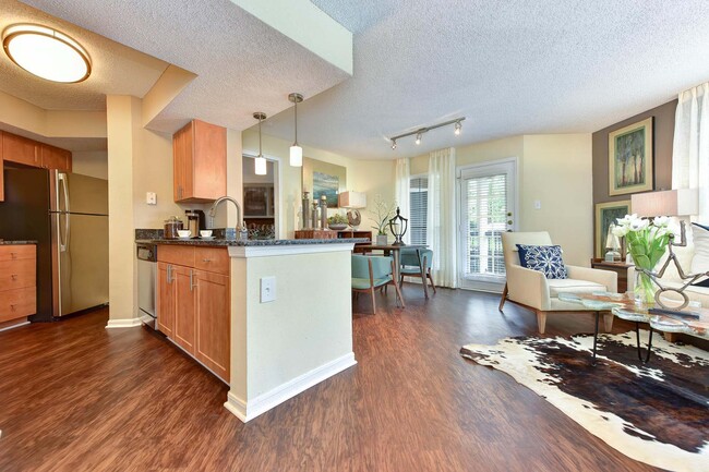 Open-concept floor plans with design flexibility. - Windsor Oak Creek Apartments