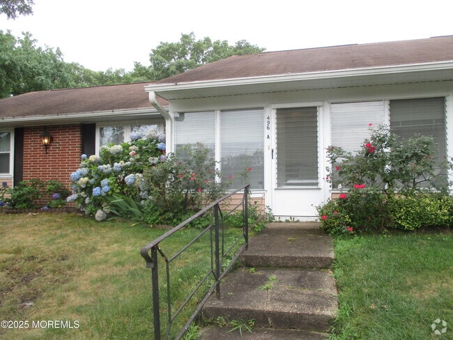 Building Photo - 496A Thornbury Ct Rental