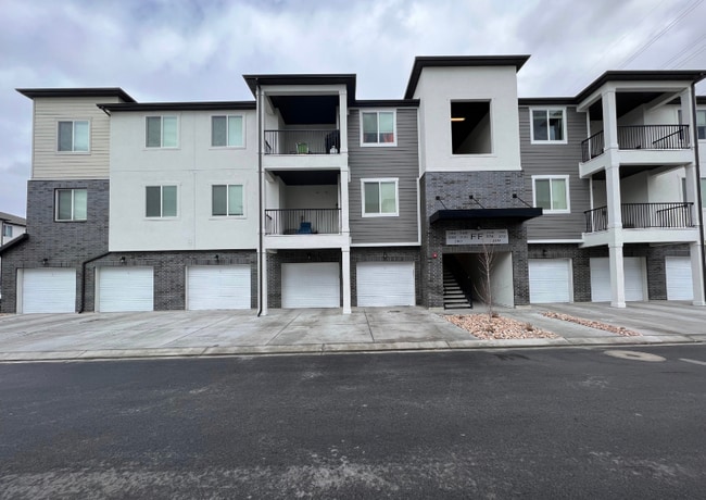 Photo - 781 N 380 W Unidad 781 (HH302)