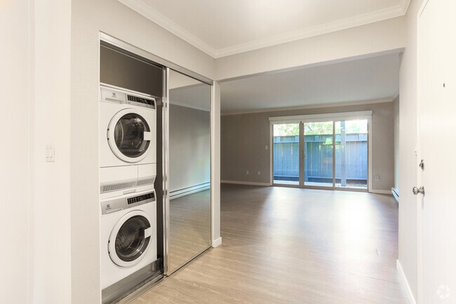 2BR, 1BA - 950SF - Washer And Dryer - Foothill Heights