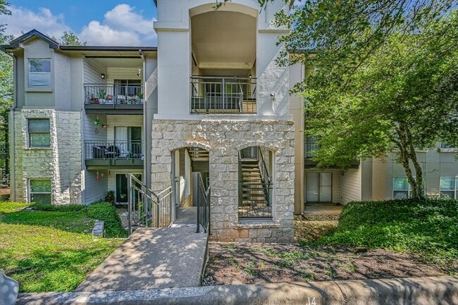 Building Photo - 6000 Shepherd Mountain Cove Unit 1011