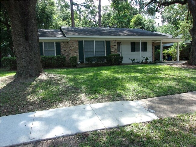 Photo - 408 N University Blvd House