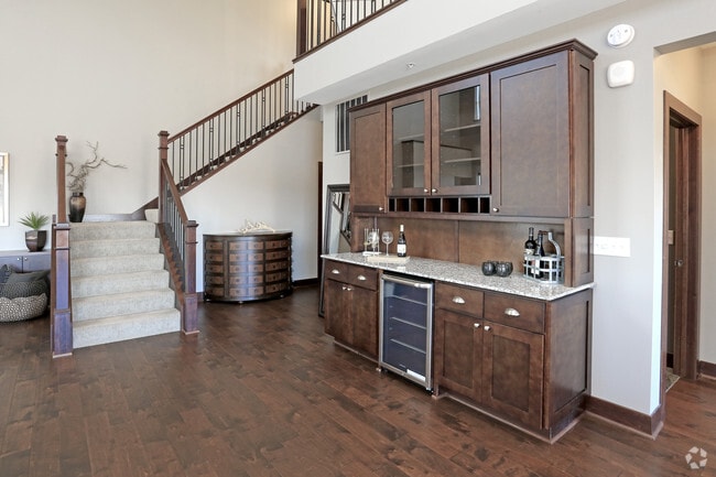 2BR, 2BA - Penthouse